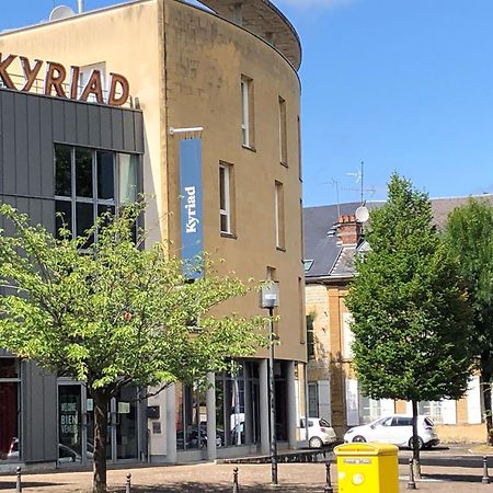 Kyriad Charleville Mezieres Eksteriør bilde